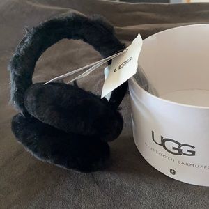 Ugg black Bluetooth earmuffs women’s